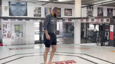 Key Shoulder position for effective striking